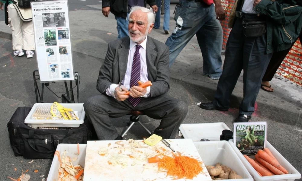 Πλανόδιος πωλητής είχε πολυκατοικίες και έμενε σε διαμέρισμα στο Μανχάταν